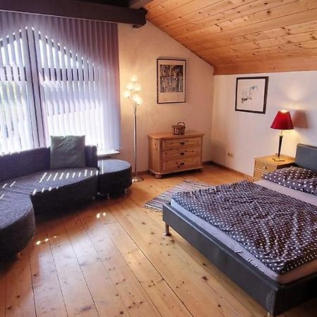 Ferienzimmer / Monteurzimmer Neumarkt Am Wallersee Bagian luar foto