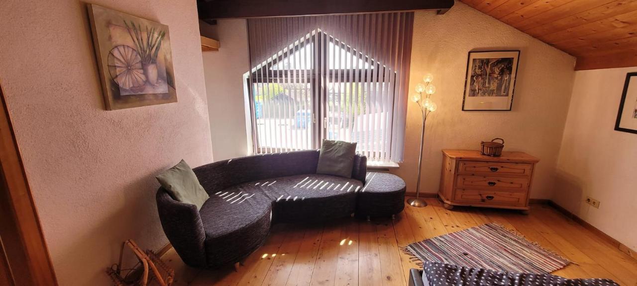 Ferienzimmer / Monteurzimmer Neumarkt Am Wallersee Bagian luar foto